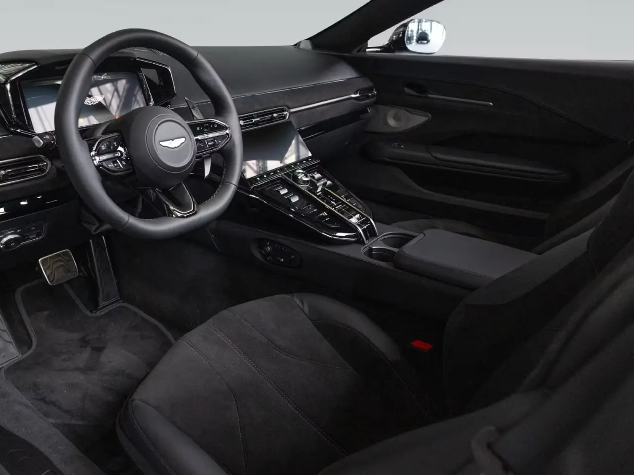 Aston Martin Vantage V8 Spider 2026, vue avant — Monaco Super Car Rental, Monaco. Aston Martin Vantage V8 Spider à Monaco La Aston Martin Vantage V8 Spider 2026 est…