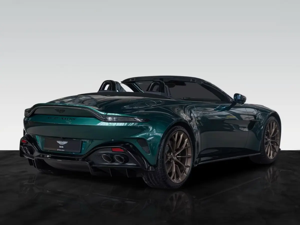 Aston Martin Vantage V8 Spider 2026, tableau de bord — Monaco Super Car Rental, Monaco. Aston Martin Vantage V8 Spider à Monaco La Aston Martin Vantage V8 Spider 2026 est…