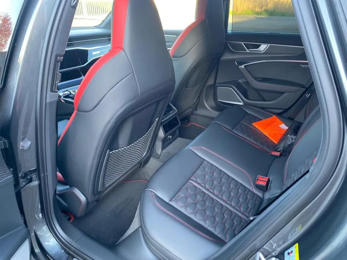 Audi RS6 2022, extérieur — Monaco Super Car Rental, Monaco. Audi RS6 à Monaco L'Audi RS6 2022 est proposée à la location à Monaco sous une…