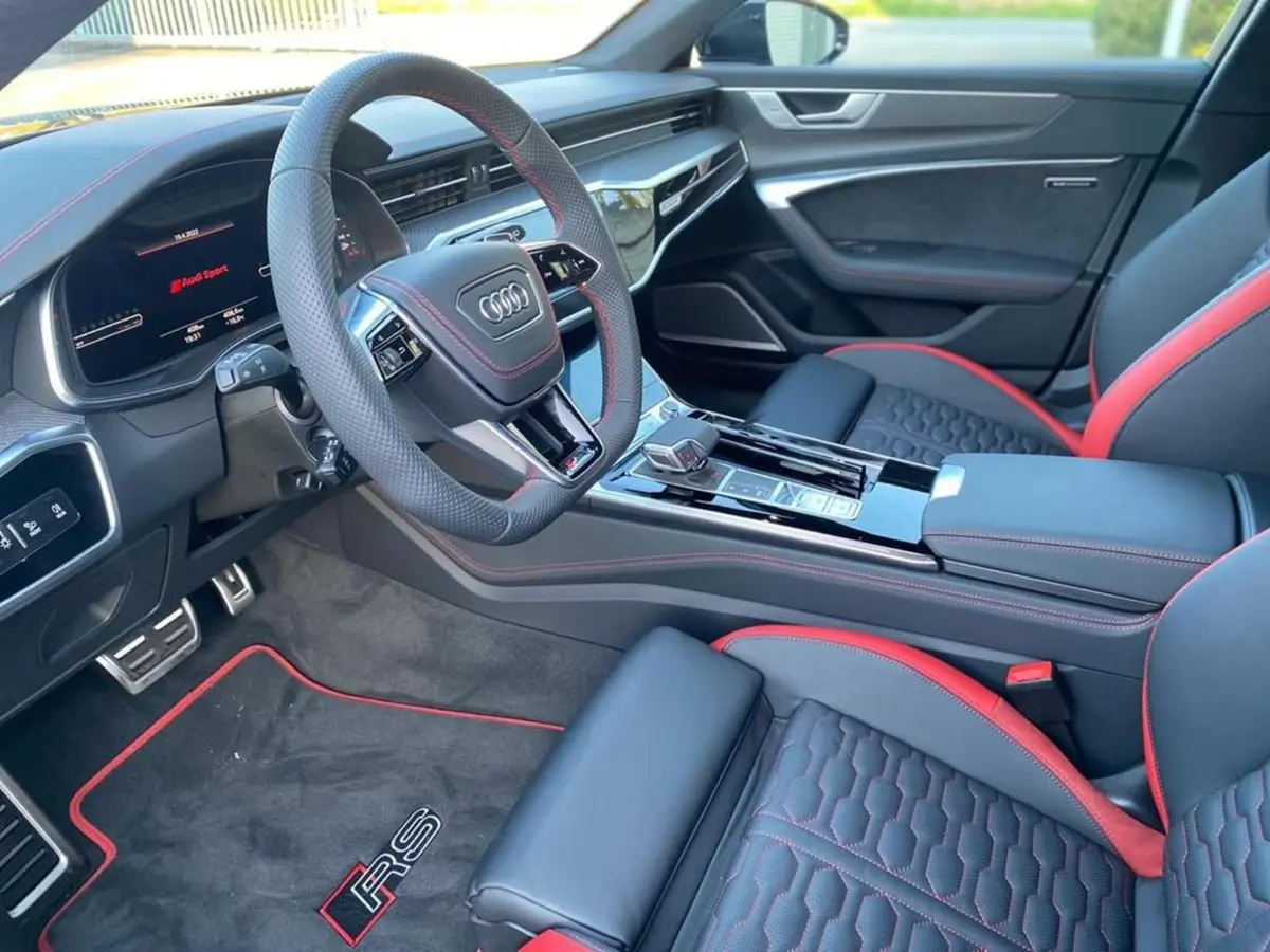 Audi RS6 2022, vue avant — Monaco Super Car Rental, Monaco. Audi RS6 à Monaco L'Audi RS6 2022 est proposée à la location à Monaco sous une…