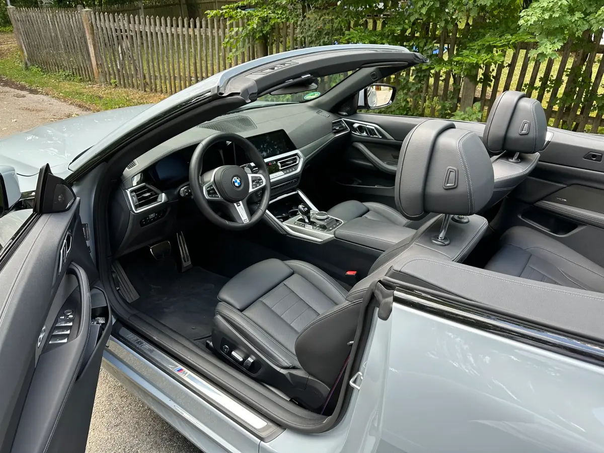 BMW 430i Cabrio 2023, intérieur — Monaco Super Car Rental, Monaco. BMW 430i Cabrio à Monaco La BMW 430i Cabrio 2023 se loue à Monaco sous la forme d'un…