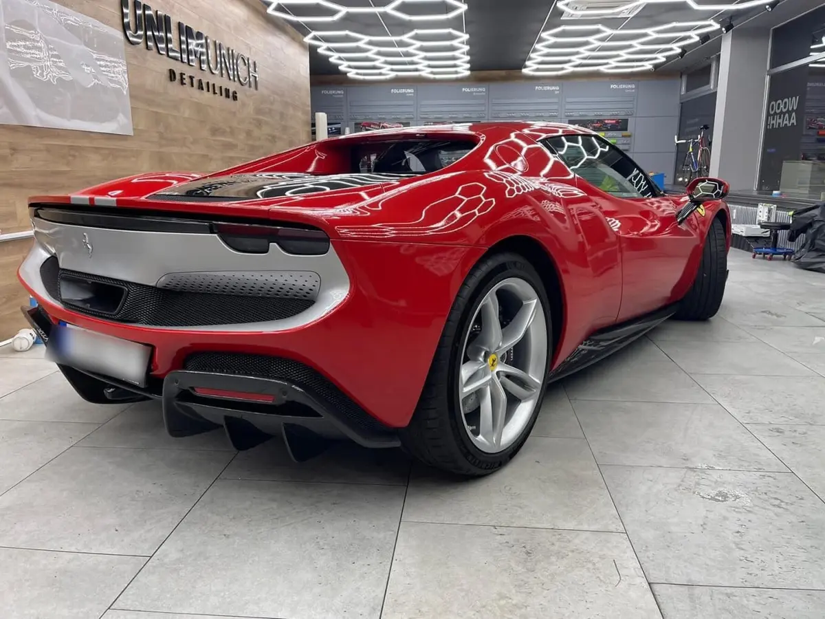Ferrari 296 GTB 2023, extérieur — Monaco Super Car Rental, Monaco. Ferrari 296 GTB in Monaco La location d'une Ferrari 296 GTB à Monaco met à votre…