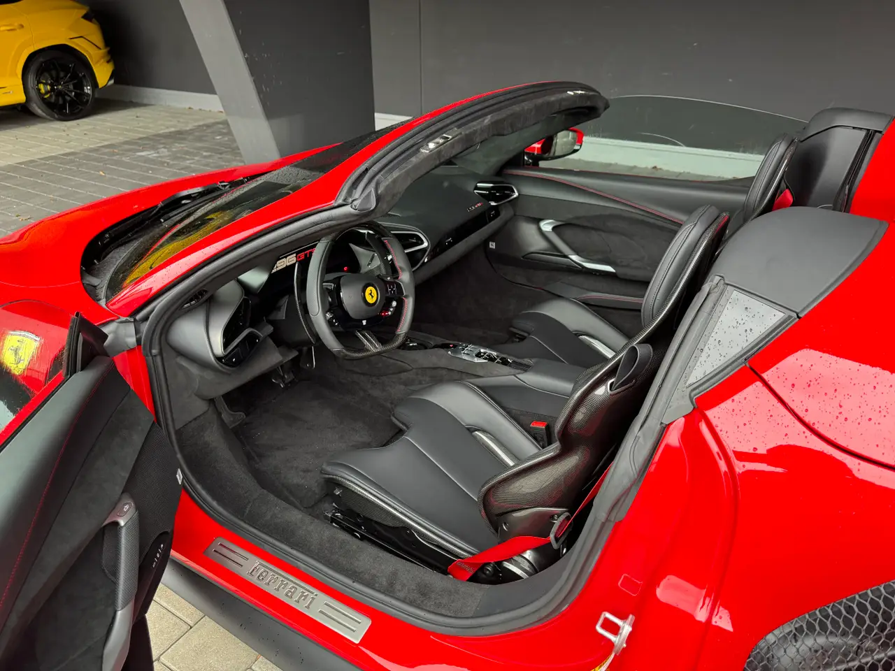 Ferrari 296 GTS Spider 2024, приборная панель — Monaco Super Car Rental, Монако. Ferrari 296 GTS Spider в Монако Аренда Ferrari 296 GTS Spider в Монако открывает доступ к…