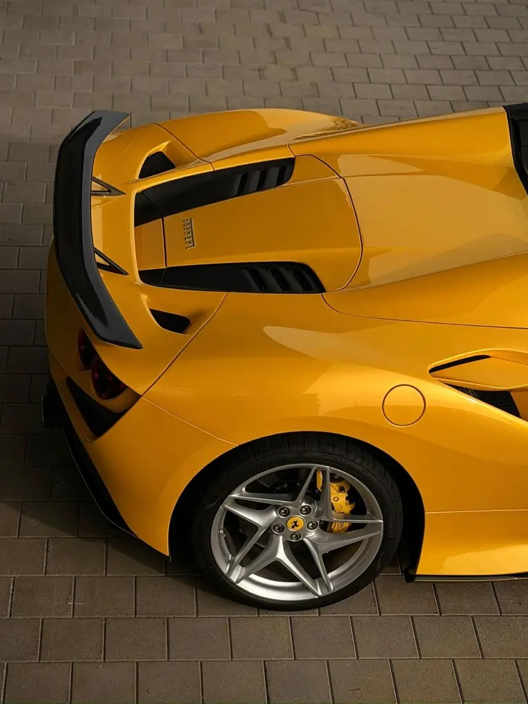 Ferrari F8 SPIDER 2023, extérieur — Monaco Super Car Rental, Monaco. Ferrari F8 SPIDER in Monaco La location de la Ferrari F8 SPIDER à Monaco permet de…