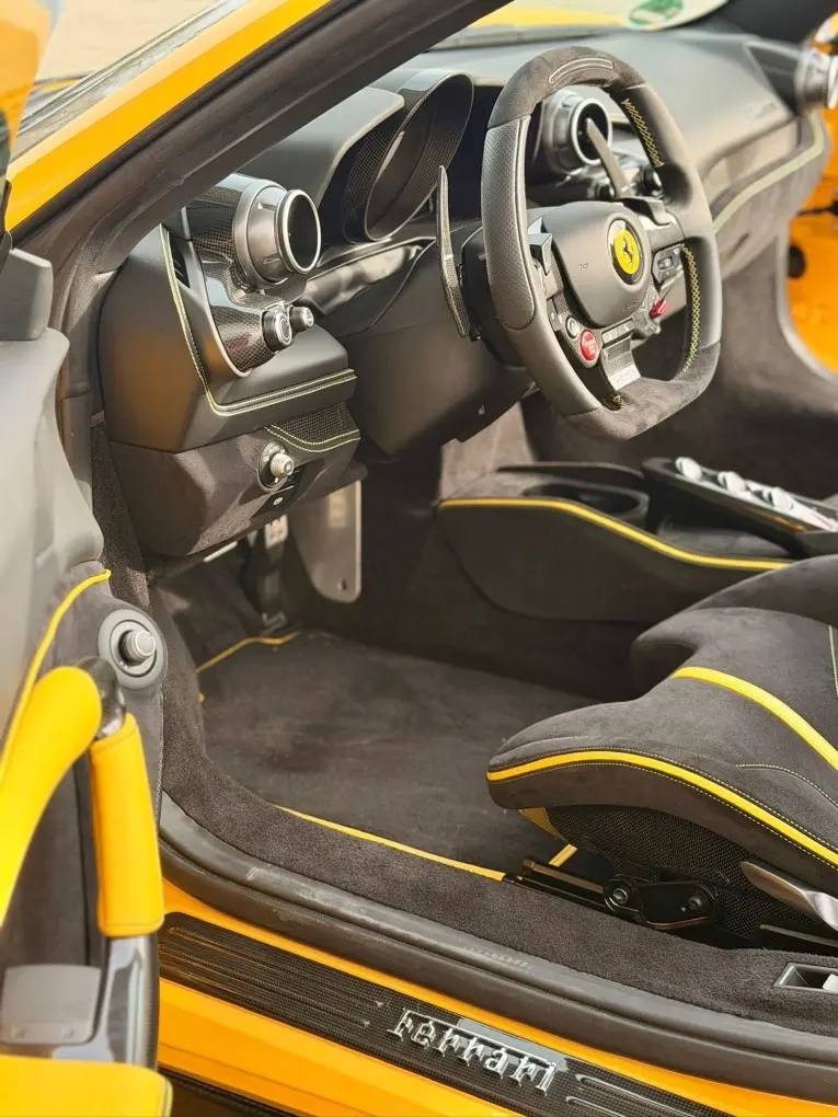Ferrari F8 SPIDER 2023, intérieur — Monaco Super Car Rental, Monaco. Ferrari F8 SPIDER in Monaco La location de la Ferrari F8 SPIDER à Monaco permet de…