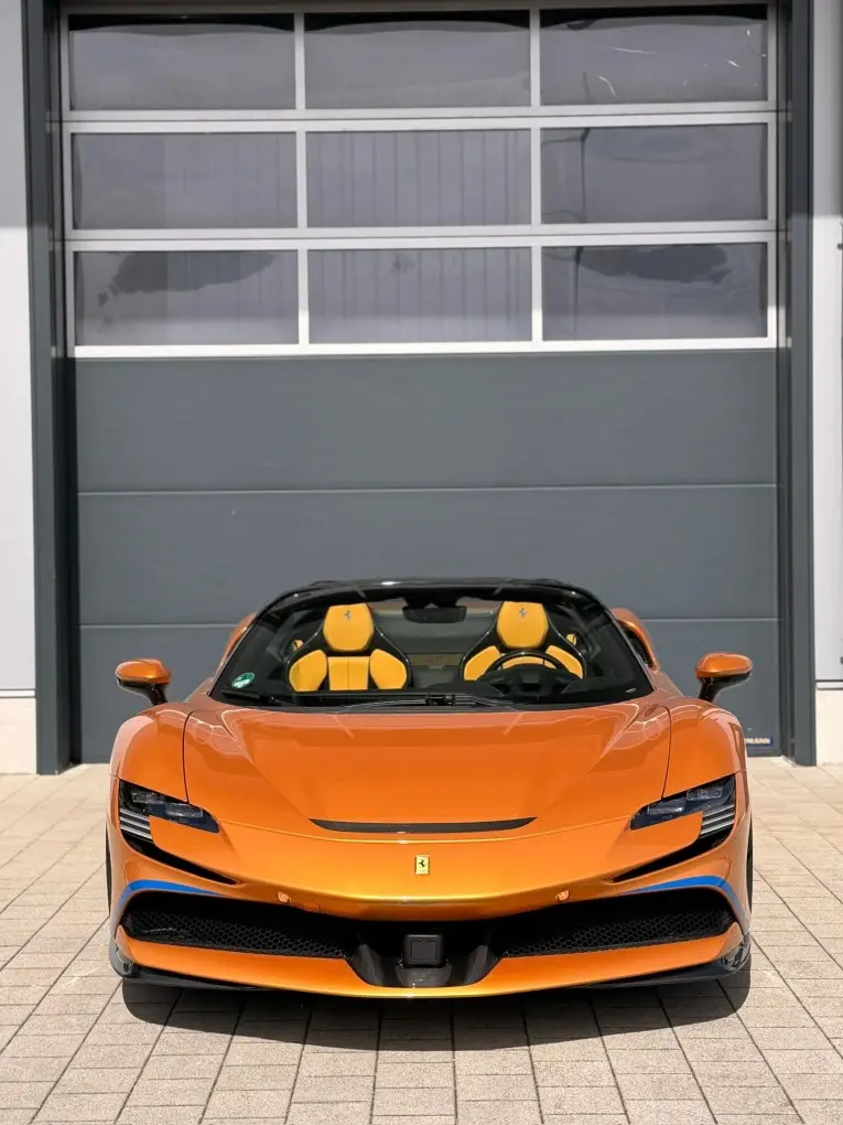 Ferrari SF90 Spider Tailor Made 2025, vista frontal — Monaco Super Car Rental, Mónaco