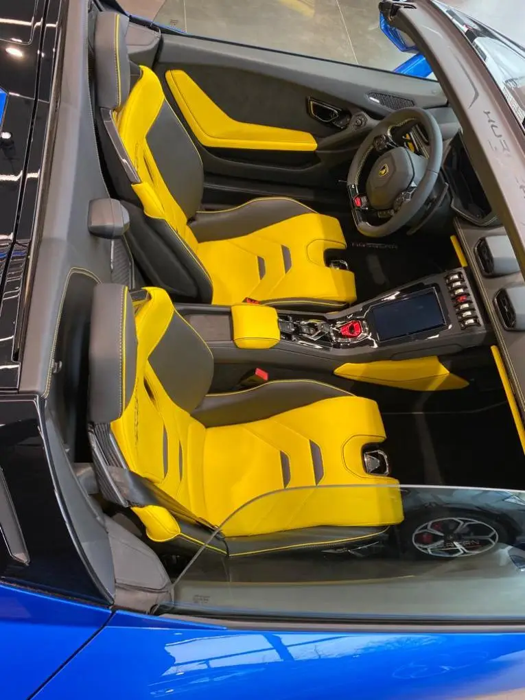 Lamborghini Huracan Evo Spyder 2022, extérieur — Monaco Super Car Rental, Monaco. La Lamborghini Huracan Evo Spyder 2022 est l'une des rares voitures qui justifient…