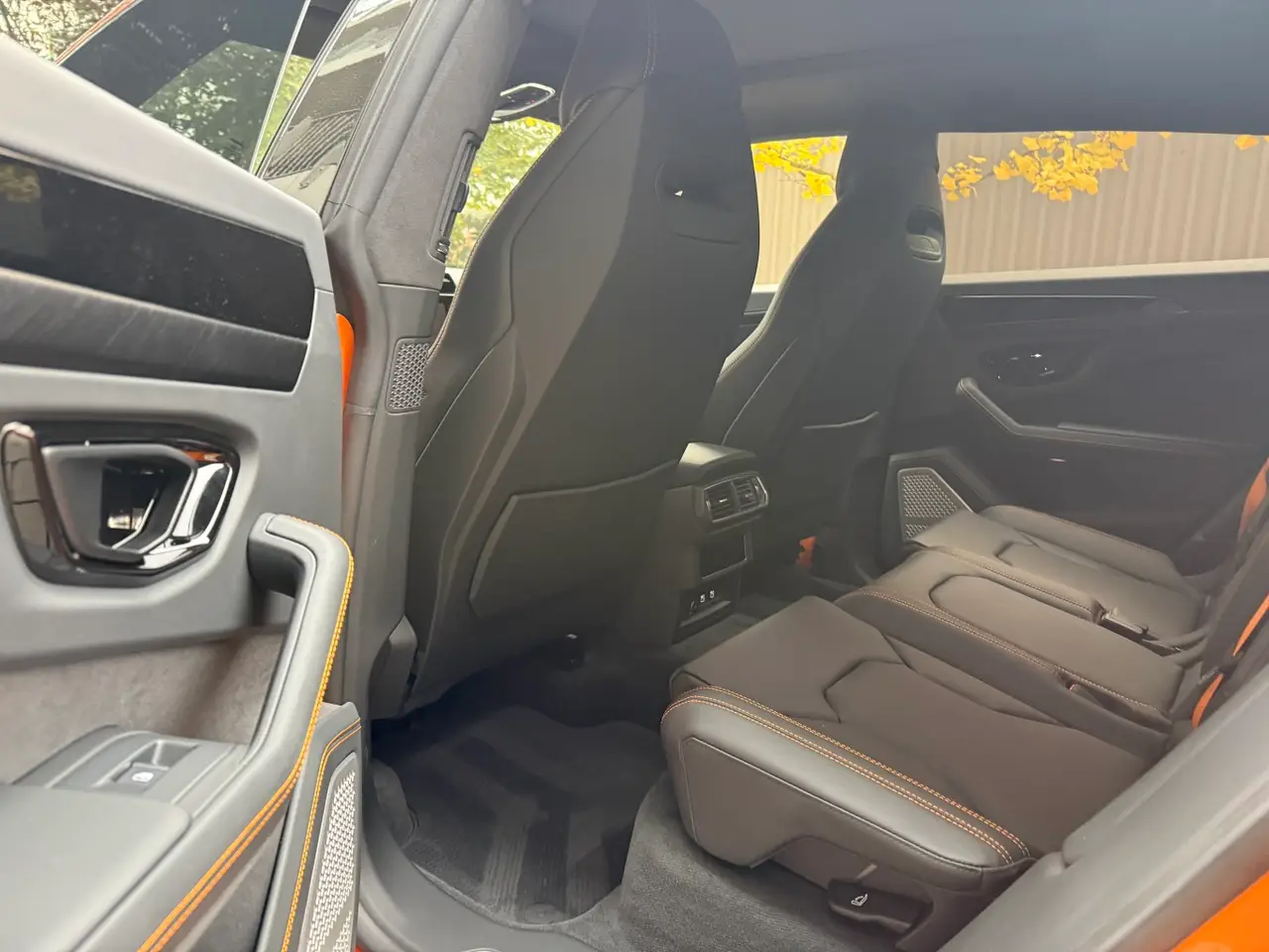 Lamborghini URUS SE 2025, tableau de bord — Monaco Super Car Rental, Monaco. Lamborghini URUS SE in Monaco La location d'un Lamborghini URUS SE à Monaco met à votre…