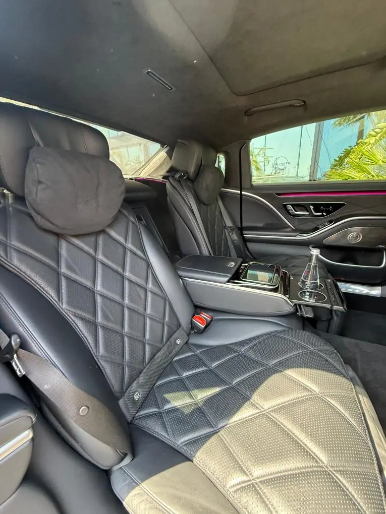 Maybach S580 2023, intérieur — Monaco Super Car Rental, Monaco. Maybach S580 in Monaco La location d'une Maybach S580 à Monaco met à votre disposition…
