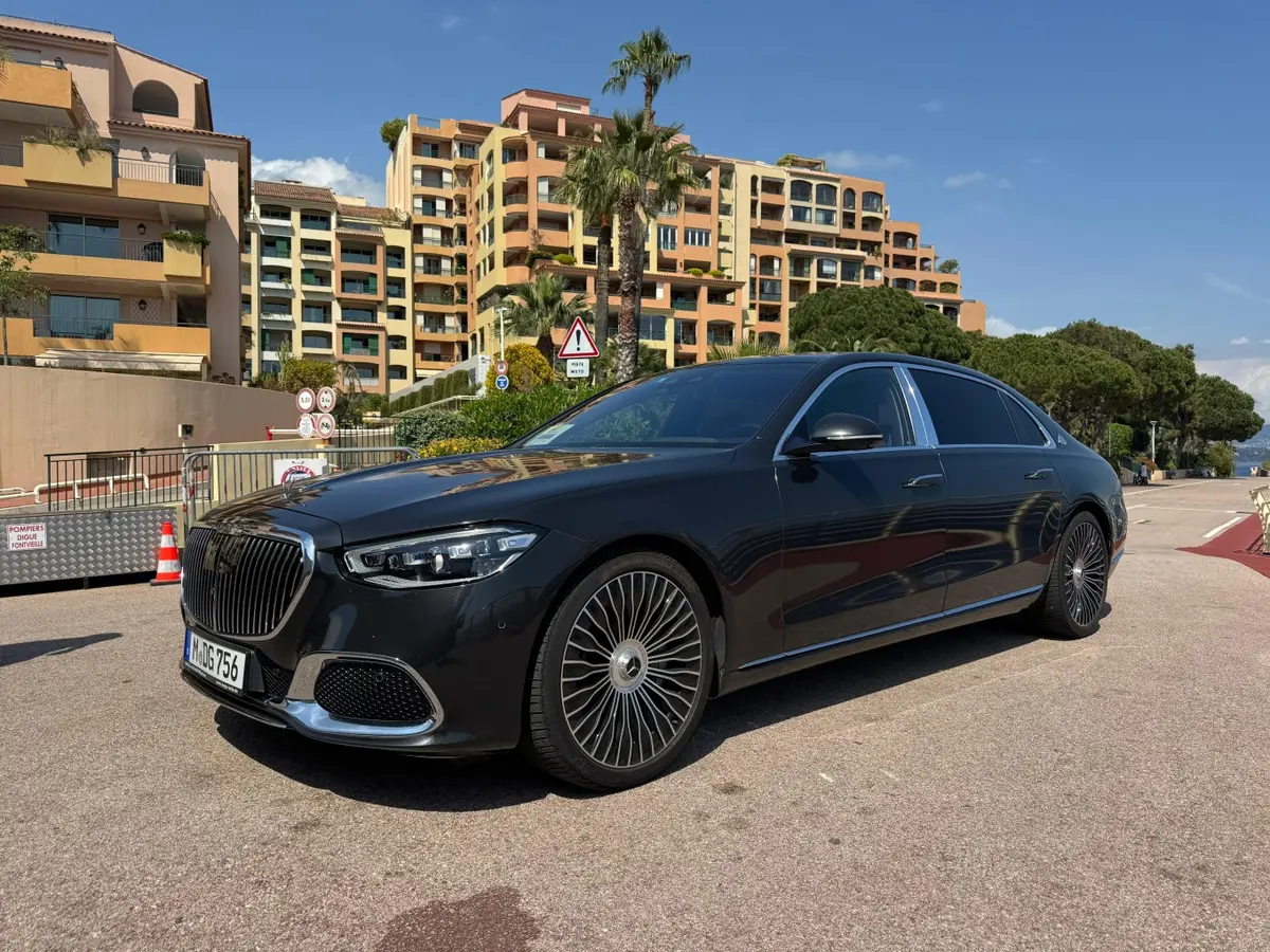 Maybach S580 2023, tableau de bord — Monaco Super Car Rental, Monaco. Maybach S580 in Monaco La location d'une Maybach S580 à Monaco met à votre disposition…
