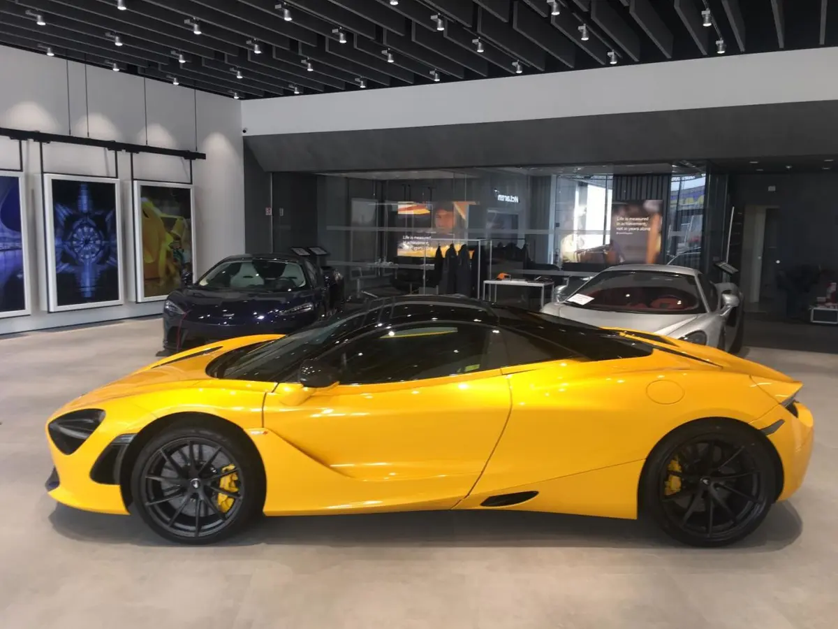 McLaren 720S Spider 2022, vue arrière — Monaco Super Car Rental, Monaco. McLaren 720S Spider in Monaco La location de la McLaren 720S Spider à Monaco met à votre…