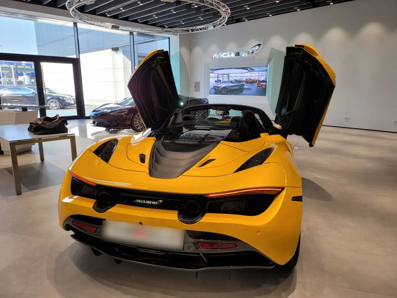 McLaren 720S Spider 2022, intérieur — Monaco Super Car Rental, Monaco. McLaren 720S Spider in Monaco La location de la McLaren 720S Spider à Monaco met à votre…