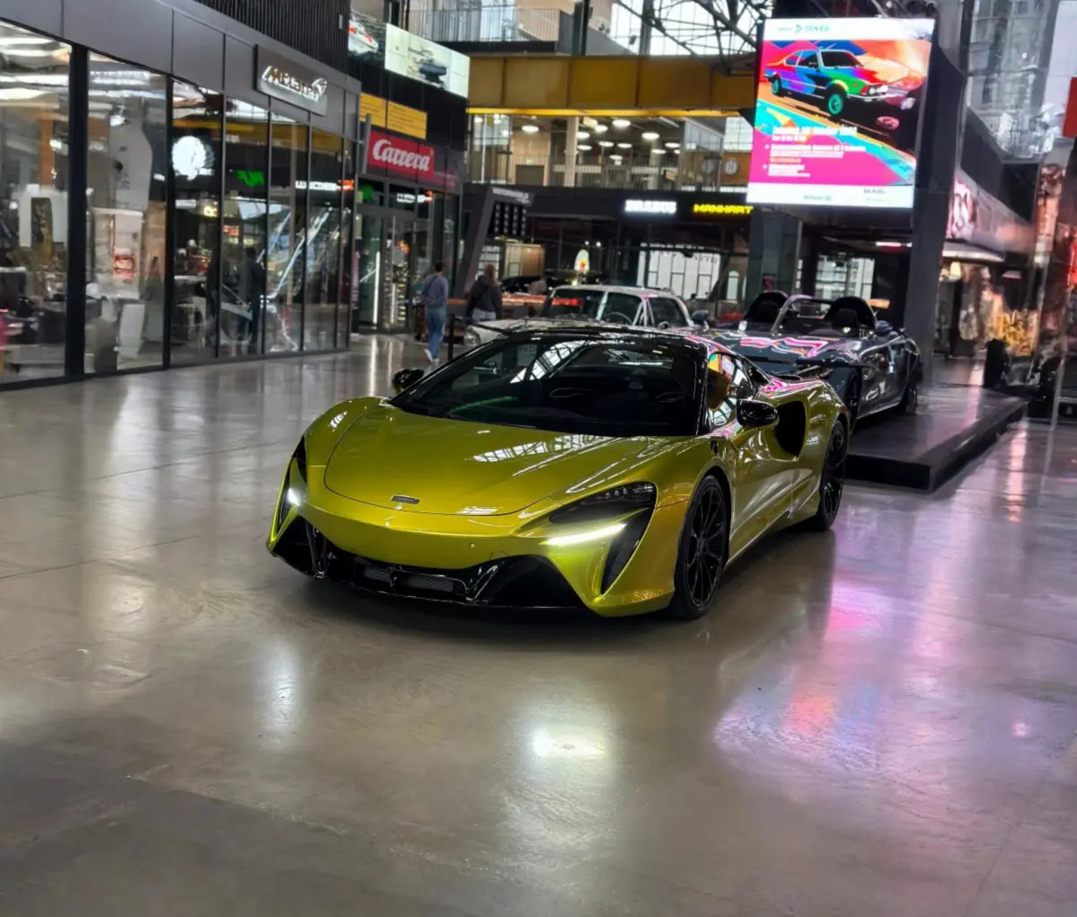 McLaren Artura Spider 2024, intérieur — Monaco Super Car Rental, Monaco. McLaren Artura Spider in Monaco La location d'une McLaren Artura Spider à Monaco met à…