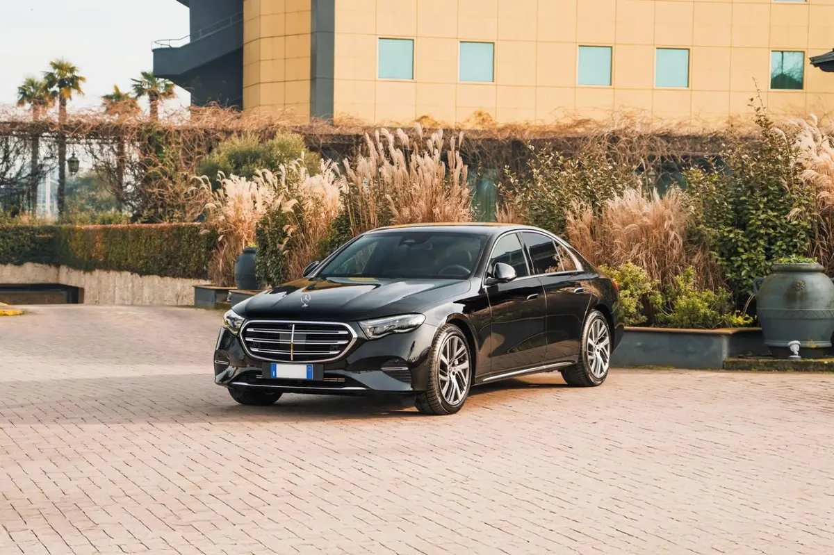 Mercedes Benz E-klasse 220d Premium Plus 2026 — Monaco Super Car Rental, Монако. Mercedes-Benz E-Klasse 220d Premium Plus в Монако Аренда Mercedes-Benz E-Klasse 220d…
