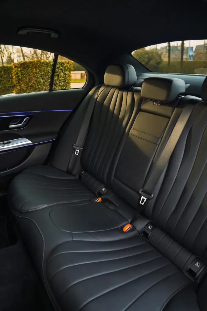 Mercedes Benz E-klasse 220d Premium Plus 2026, салон — Monaco Super Car Rental, Монако. Mercedes-Benz E-Klasse 220d Premium Plus в Монако Аренда Mercedes-Benz E-Klasse 220d…