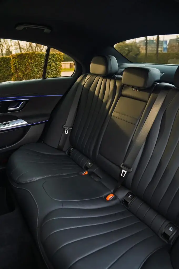 Mercedes Benz E-klasse 220d Premium Plus 2026, салон — Monaco Super Car Rental, Монако. Mercedes-Benz E-Klasse 220d Premium Plus в Монако Аренда Mercedes-Benz E-Klasse 220d…