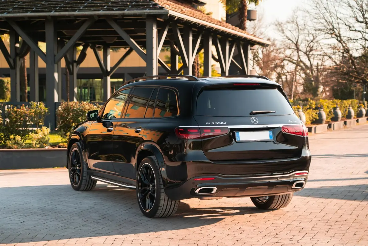 Mercedes Benz GLS-klasse 350 D Exclusive 7 Posti 2025, exterior — Monaco Super Car Rental, Monaco. Mercedes Benz GLS-klasse 350 D Exclusive 7 Posti in Monaco Securing a Mercedes Benz…