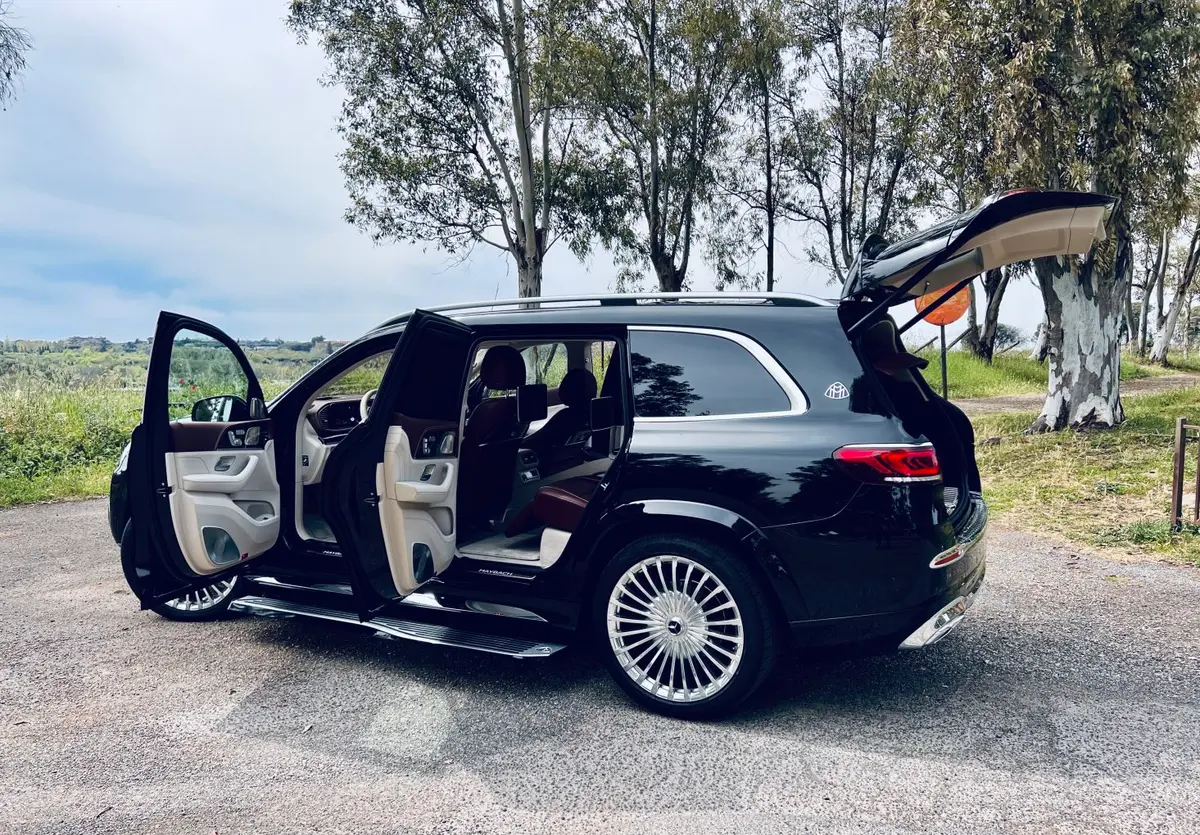Mercedes Benz GLS Maybach 2022, vue arrière — Monaco Super Car Rental, Monaco. Mercedes Benz GLS Maybach in Monaco Opter pour la location d'un Mercedes Benz GLS Maybach…