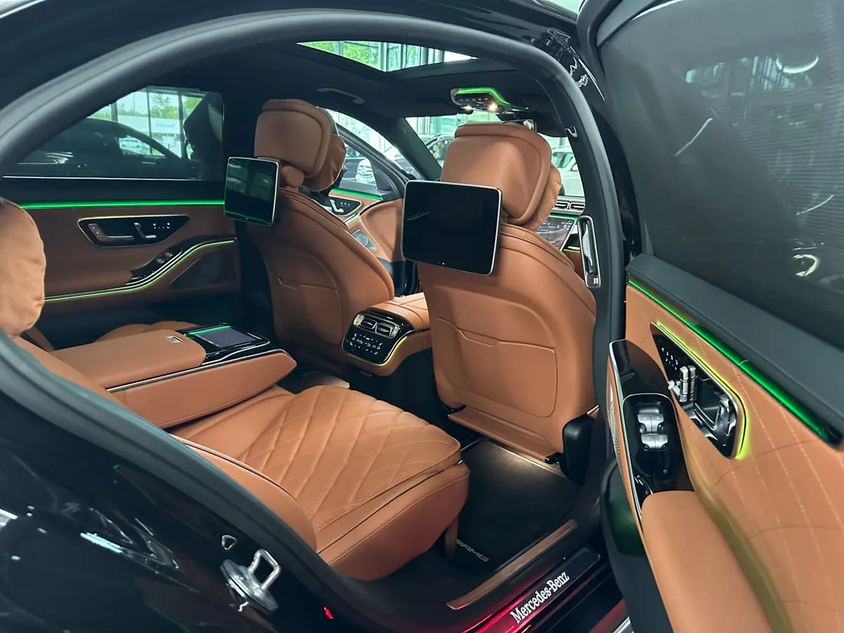 Mercedes Benz S-klasse S400 Long 4-Matic 2023, tableau de bord — Monaco Super Car Rental, Monaco. Mercedes Benz S-klasse S400 Long 4-Matic in Monaco La location de la Mercedes Benz…
