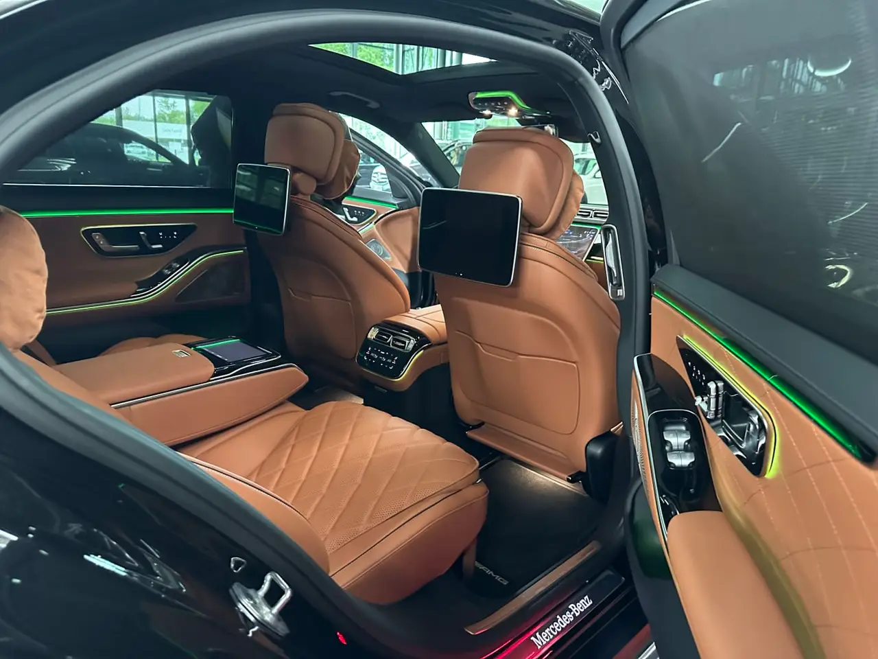 Mercedes Benz S-klasse S400 Long 4-Matic 2023, tableau de bord — Monaco Super Car Rental, Monaco. Mercedes Benz S-klasse S400 Long 4-Matic in Monaco La location de la Mercedes Benz…