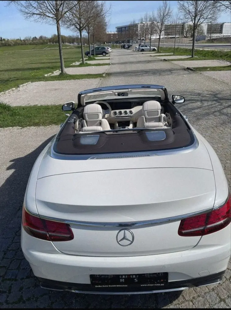 Mercedes Benz S560 Cabrio 2021, vue avant — Monaco Super Car Rental, Monaco. Mercedes Benz S560 Cabrio in Monaco La location de la Mercedes Benz S560 Cabrio à Monaco…