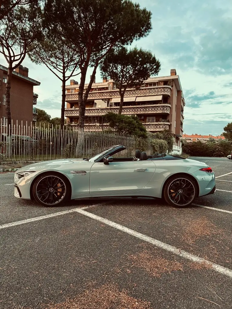 Mercedes Benz SL63 Cabrio 2023, extérieur — Monaco Super Car Rental, Monaco. Mercedes Benz SL63 Cabrio in Monaco La location d'une Mercedes Benz SL63 Cabrio à Monaco…