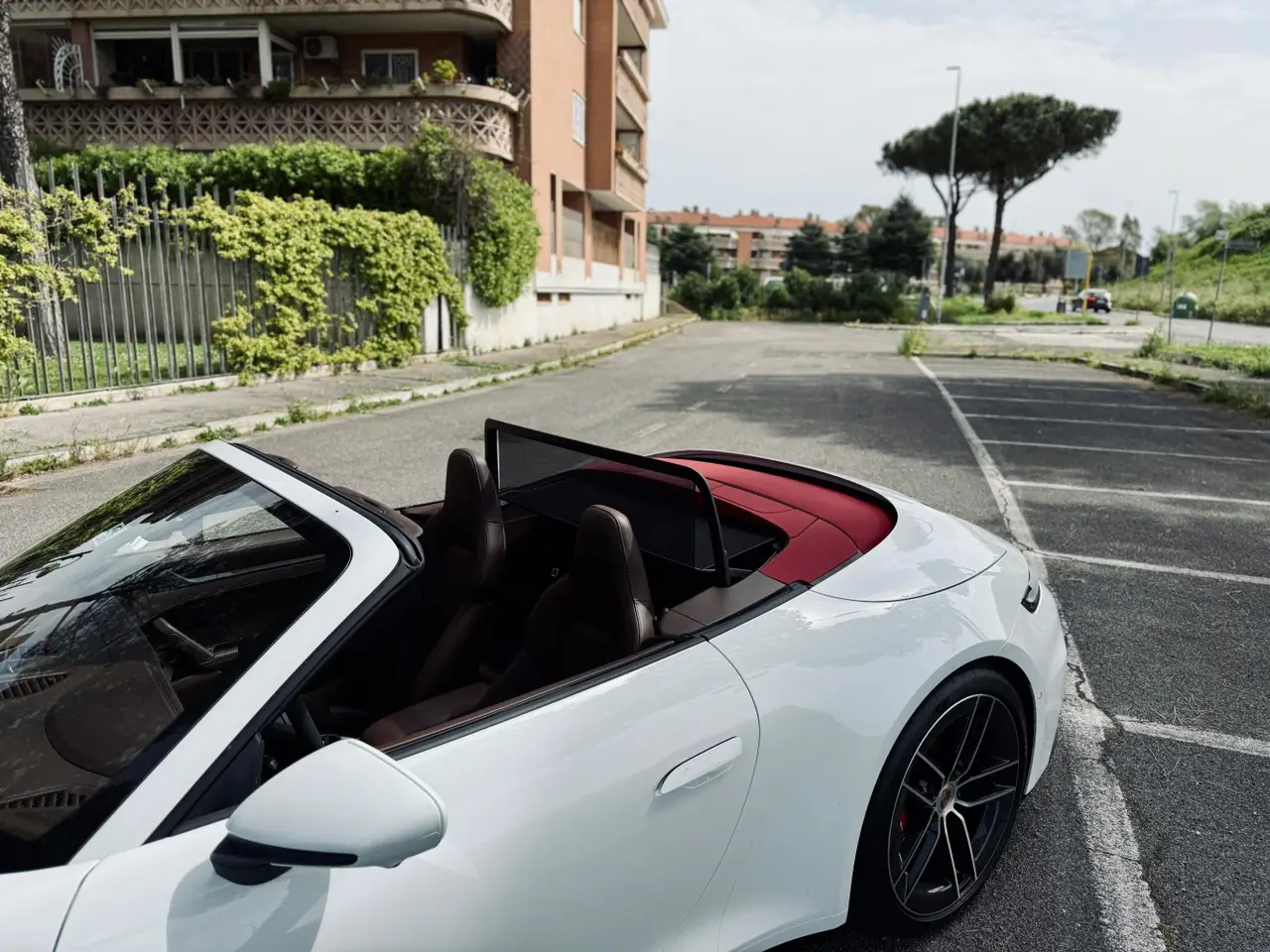 Porsche 992.2 Carrera 4 GTS Cabrio 2025, extérieur — Monaco Super Car Rental, Monaco. Porsche 992.2 Carrera 4 GTS Cabrio in Monaco La location d'une Porsche 992.2 Carrera 4…