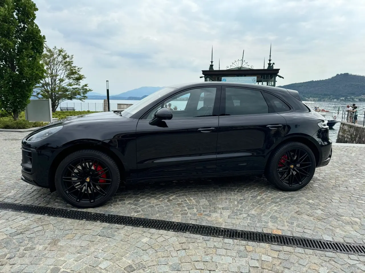 Porsche Macan GTS 2024 — Monaco Super Car Rental, Monaco. Porsche Macan GTS in Monaco Opter pour la location d'un Porsche Macan GTS à Monaco met à…