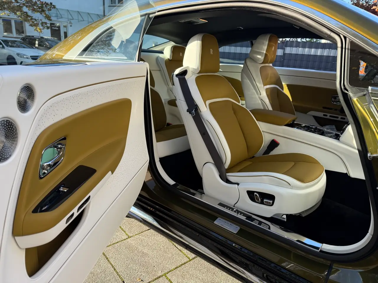 Rolls-Royce Spectre 2024, vue avant — Monaco Super Car Rental, Monaco. Rolls-Royce Spectre in Monaco Opter pour la location d'une Rolls-Royce Spectre à Monaco…