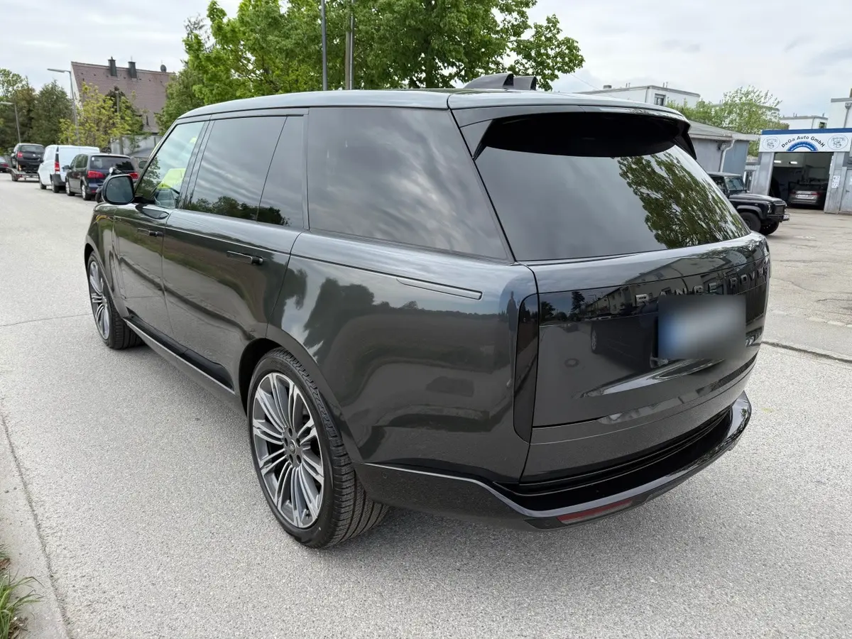 Rover Range Rover Autobiography D350 7s 2025, extérieur — Monaco Super Car Rental, Monaco. Rover Range Rover Autobiography D350 7s in Monaco La location d'un Rover Range Rover…
