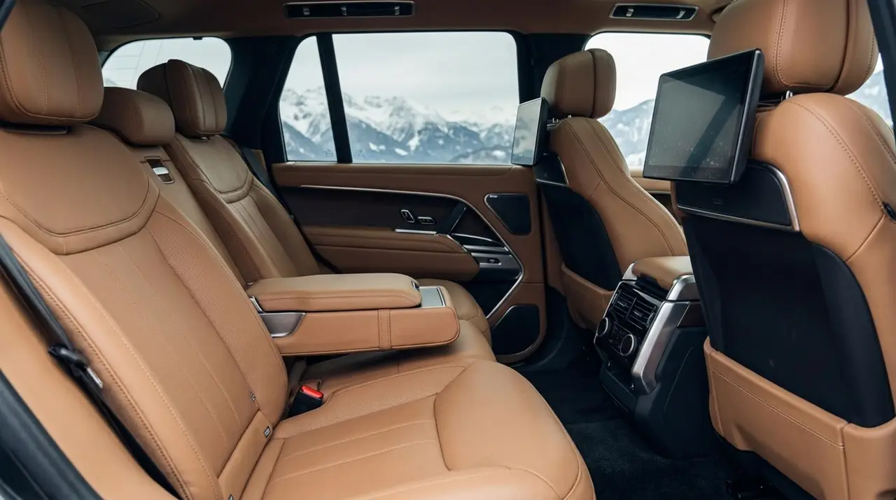 Rover Range Rover Autobiography P530 2026, tableau de bord — Monaco Super Car Rental, Monaco. Rover Range Rover Autobiography P530 in Monaco La location d'un Rover Range Rover…