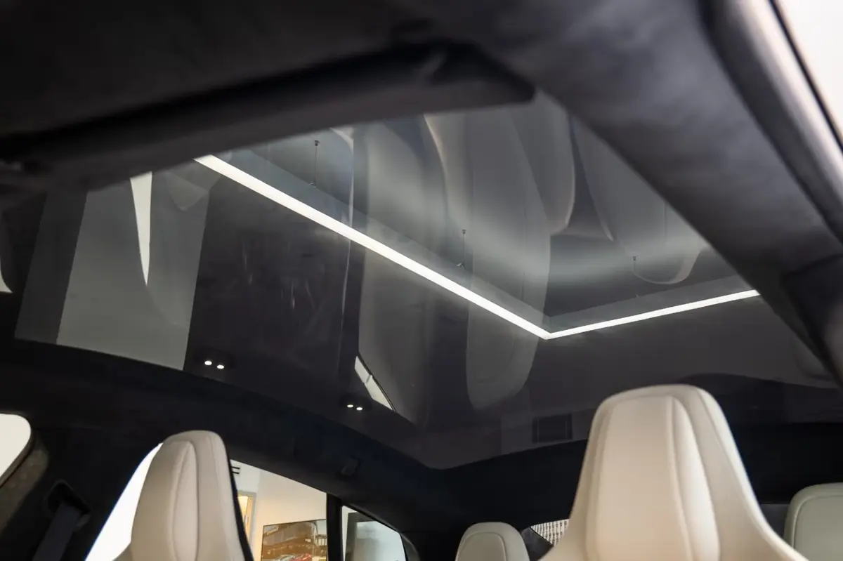 Tesla Model S Plaid 2025, extérieur — Monaco Super Car Rental, Monaco. Tesla Model S Plaid in Monaco La location d'une Tesla Model S Plaid à Monaco met à votre…